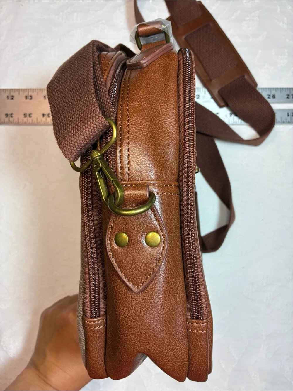 Women’s Vikings Crossbody Shoulder Bag. 10in wide x 11in tall.